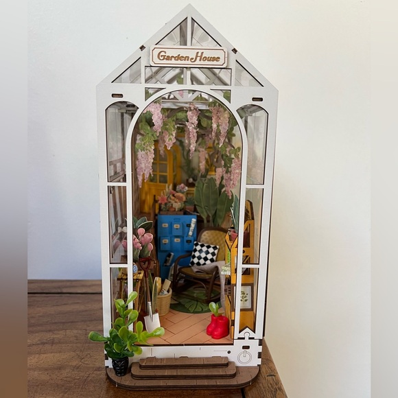 Rolife Booknook & Wonderland Garden House building kit NIB - Picture 2 of 8